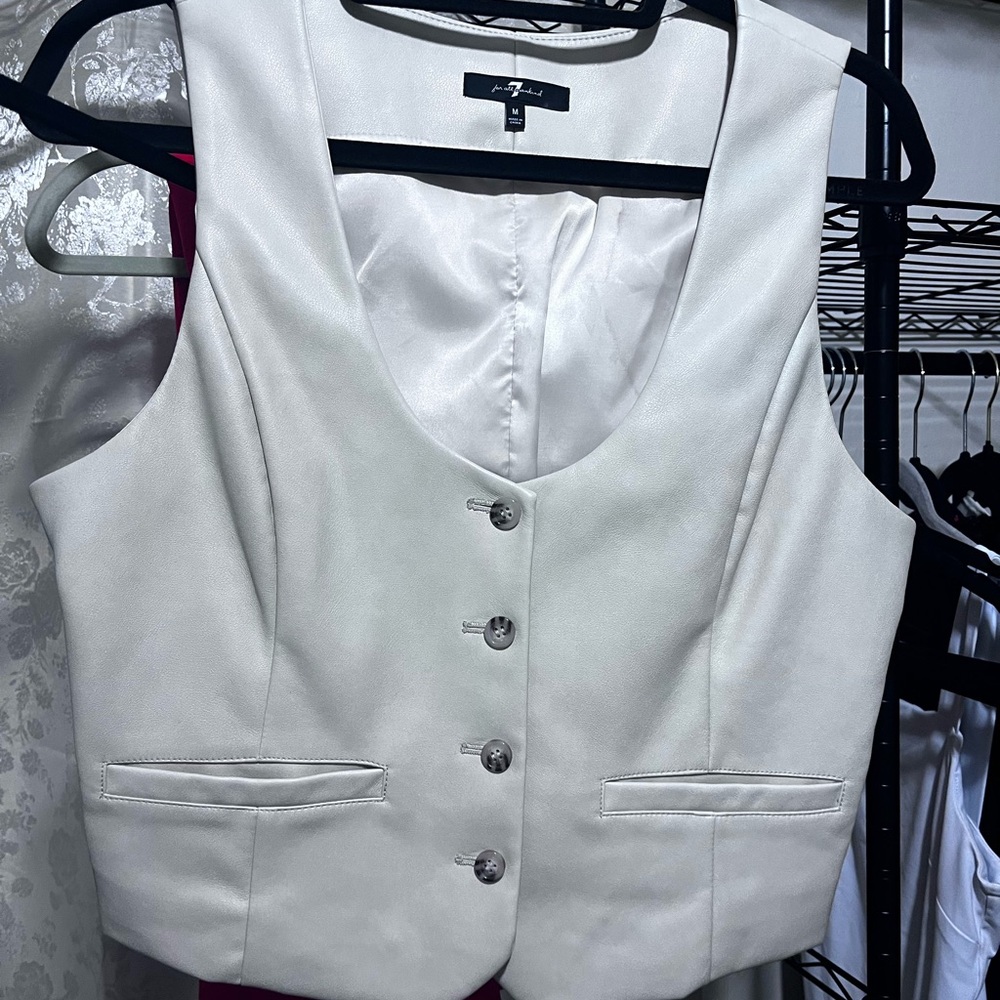 7 For All Mankind White Fitted Vest with V-Neckline